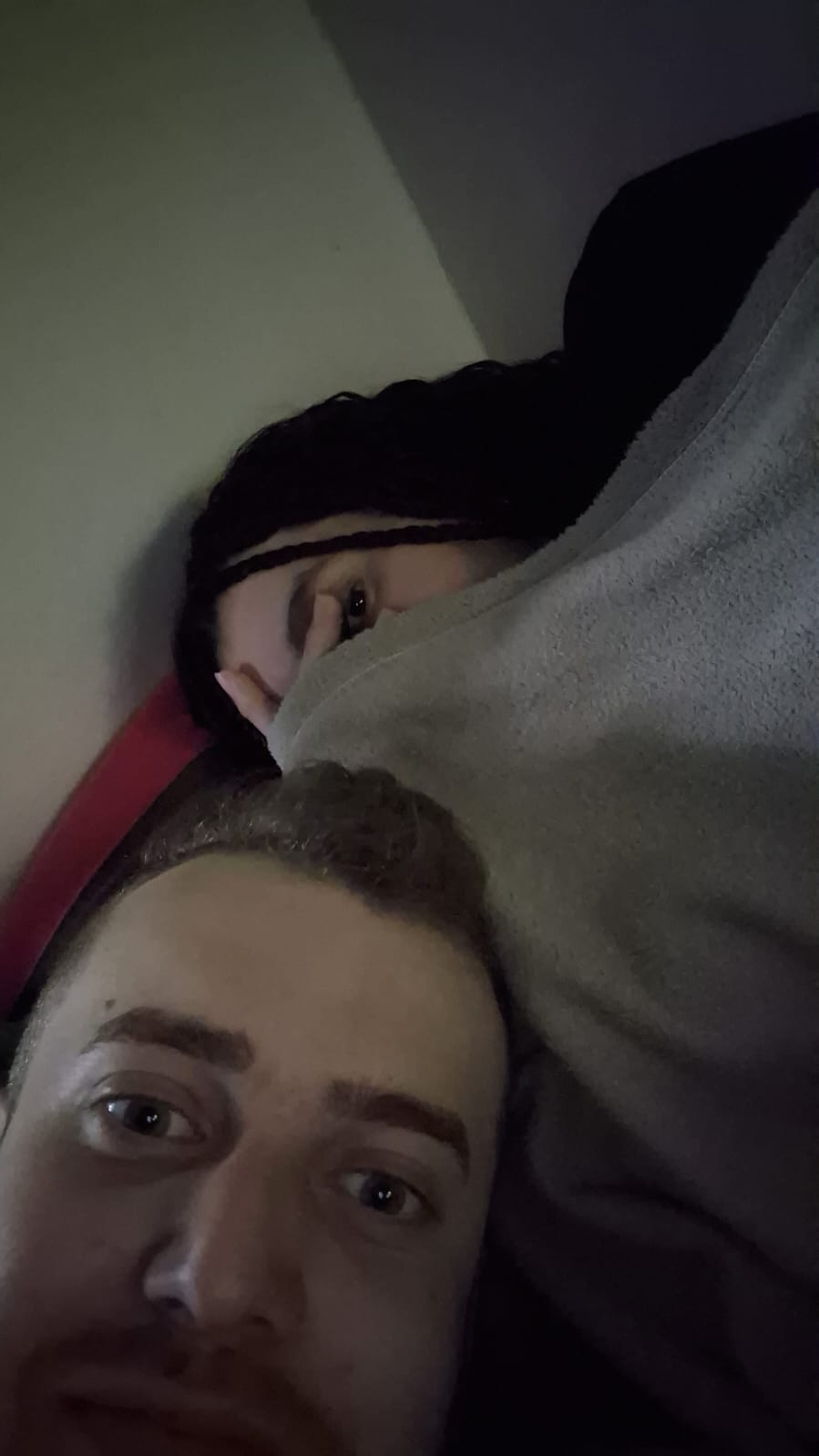 Nós dois juntinhos debaixo da coberta
